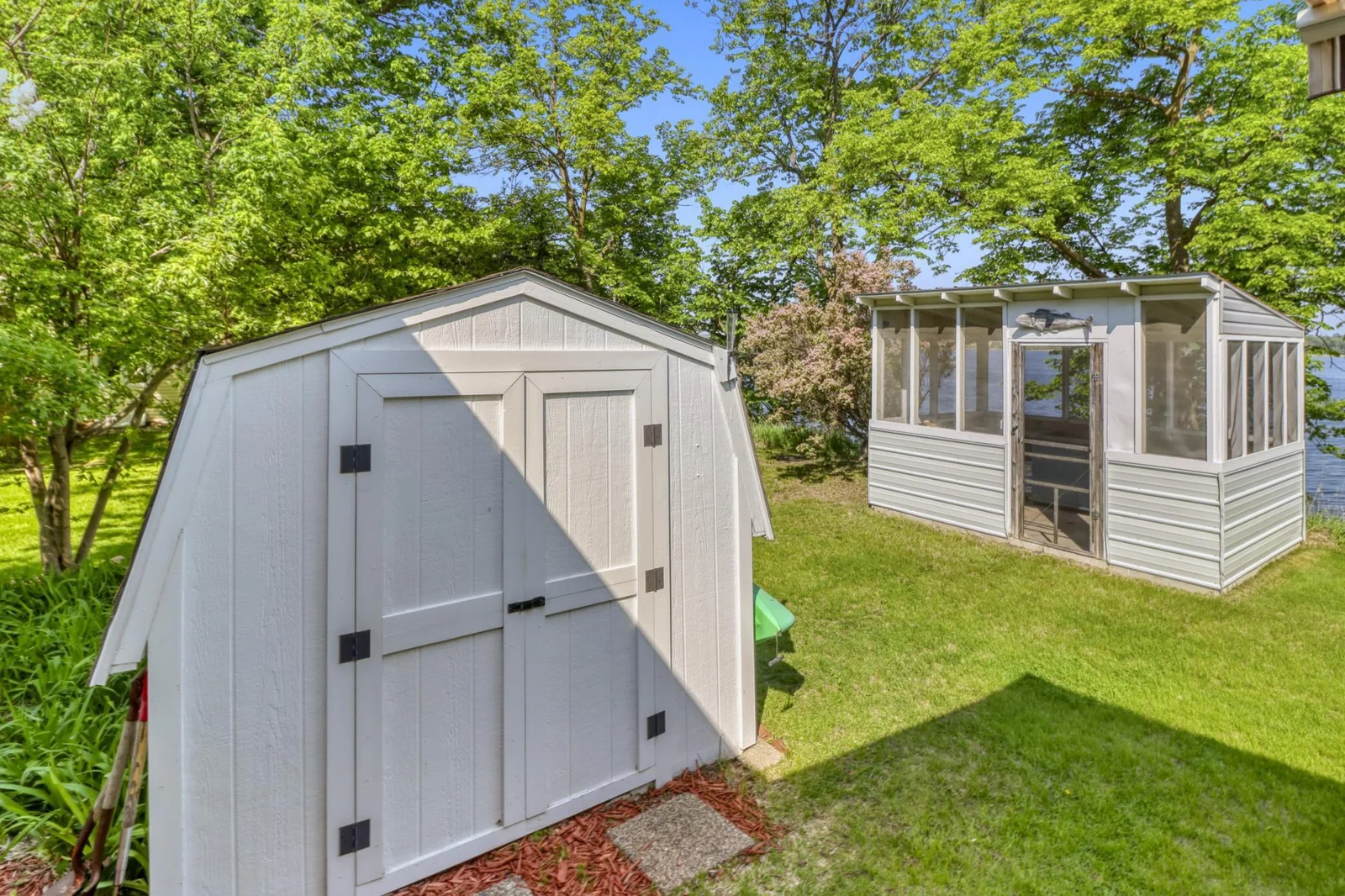Exterior_shed1_1.JPG