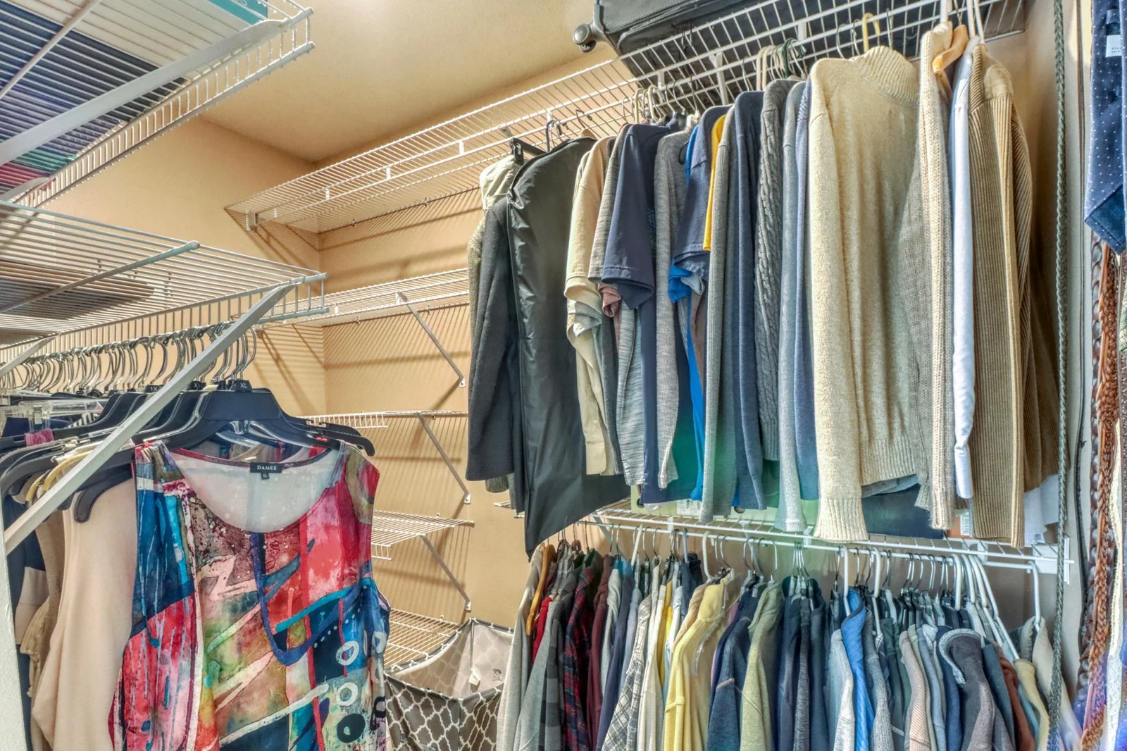 Primary Closet1_1.JPG
