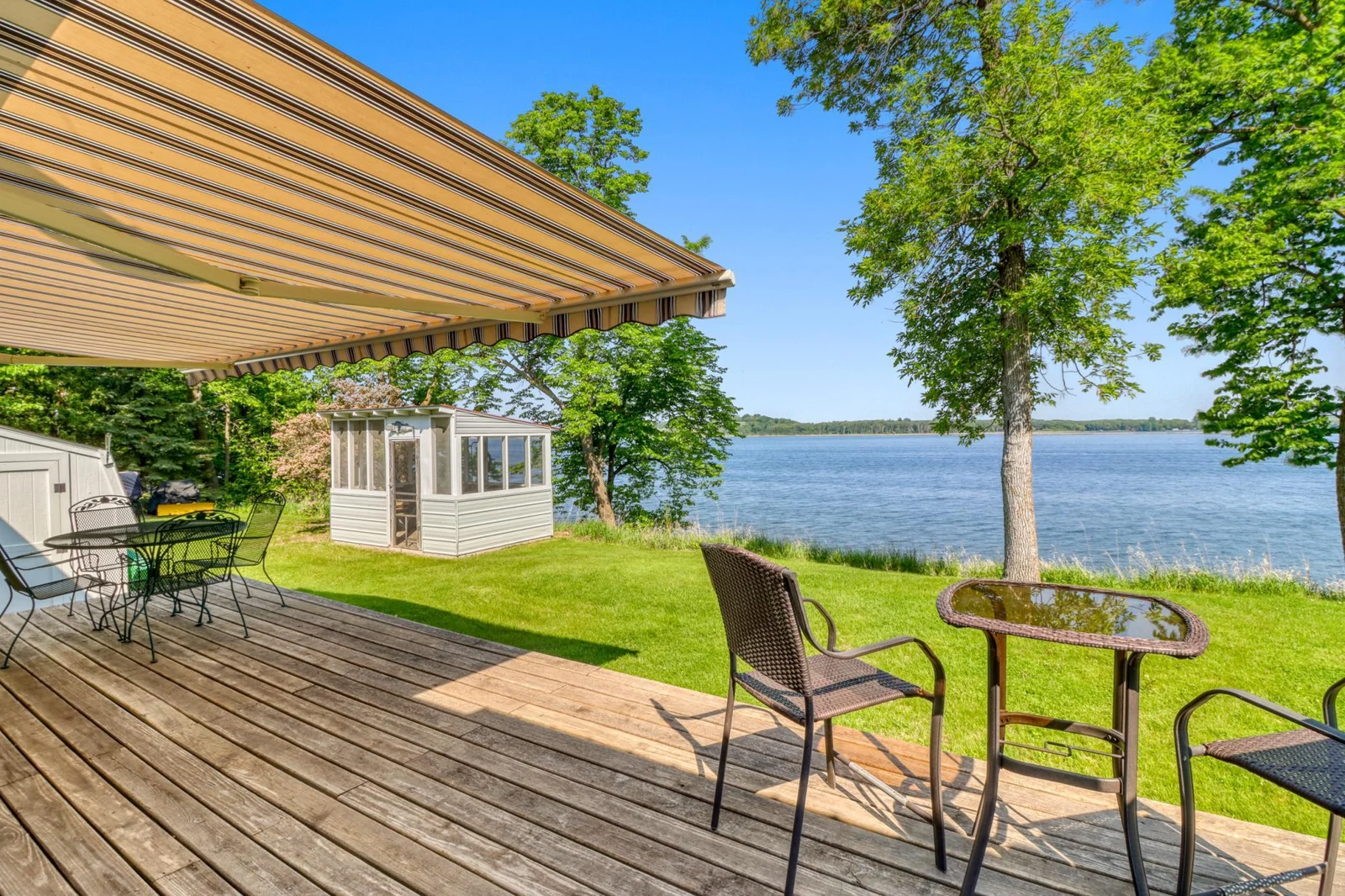 Exterior_deck1_2.JPG