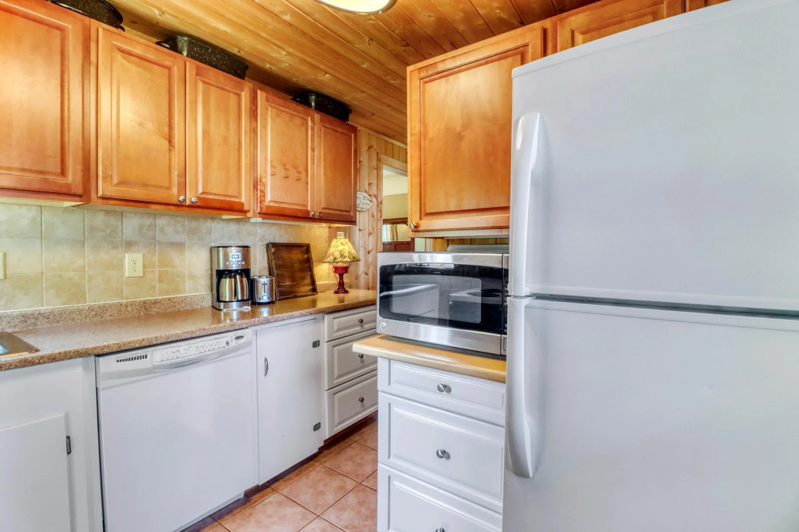 Kitchen1_4.JPG