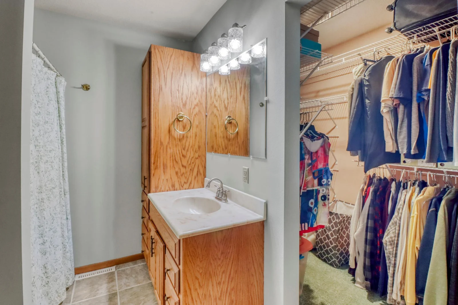 Primary Bathroom1_2.JPG