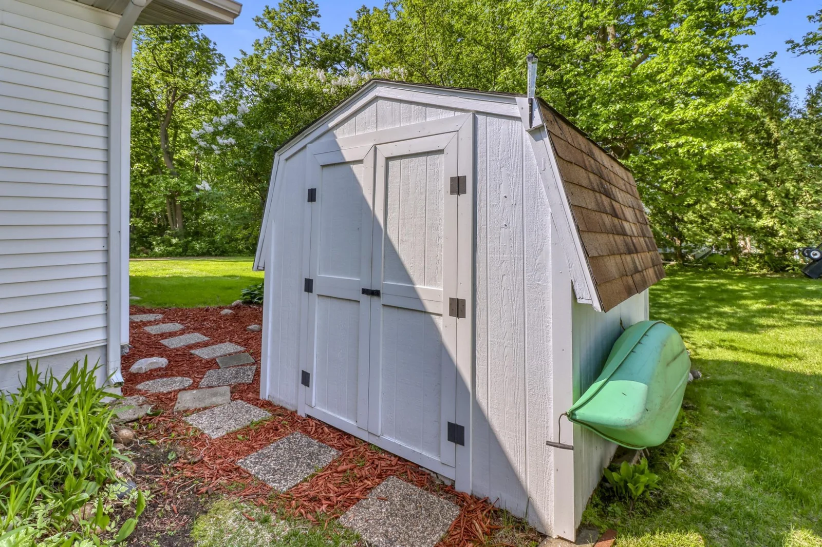 Exterior_Shed1_2.JPG