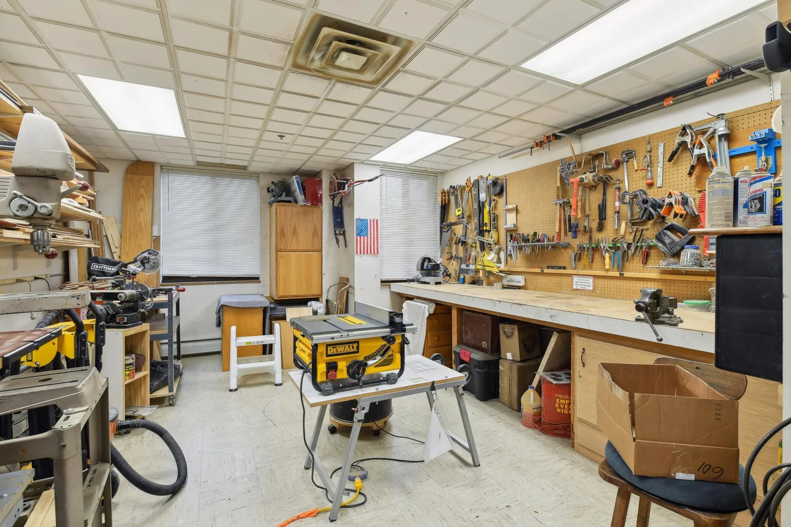 Free wood working shop
