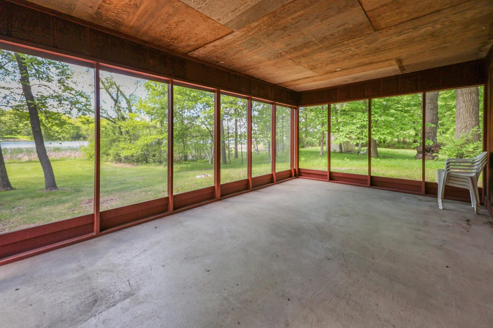 Screen Porch b.jpg