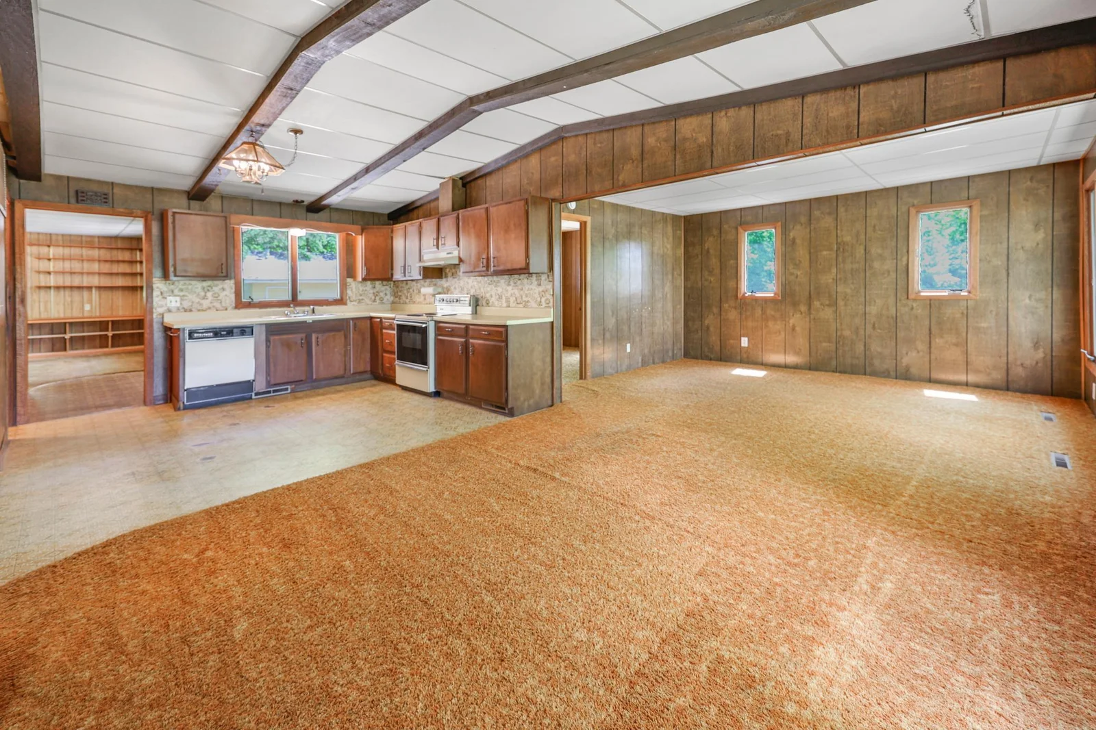 Living room  a.jpg