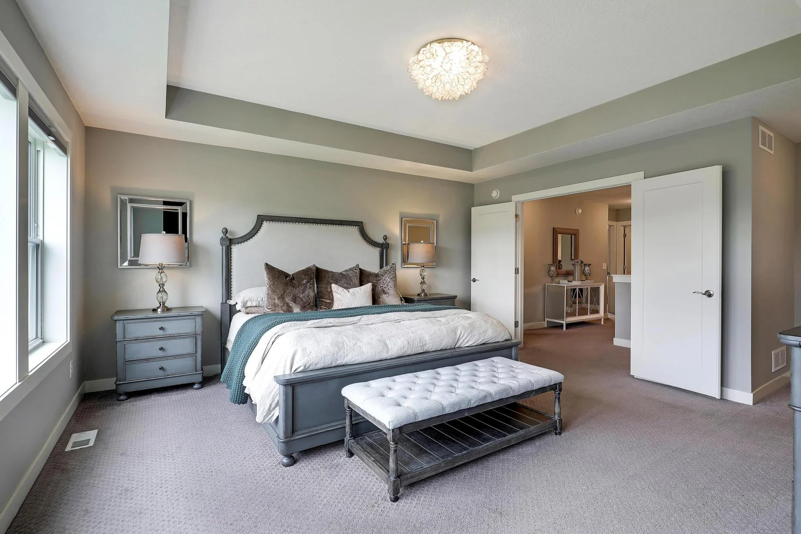Expansive owner's suite