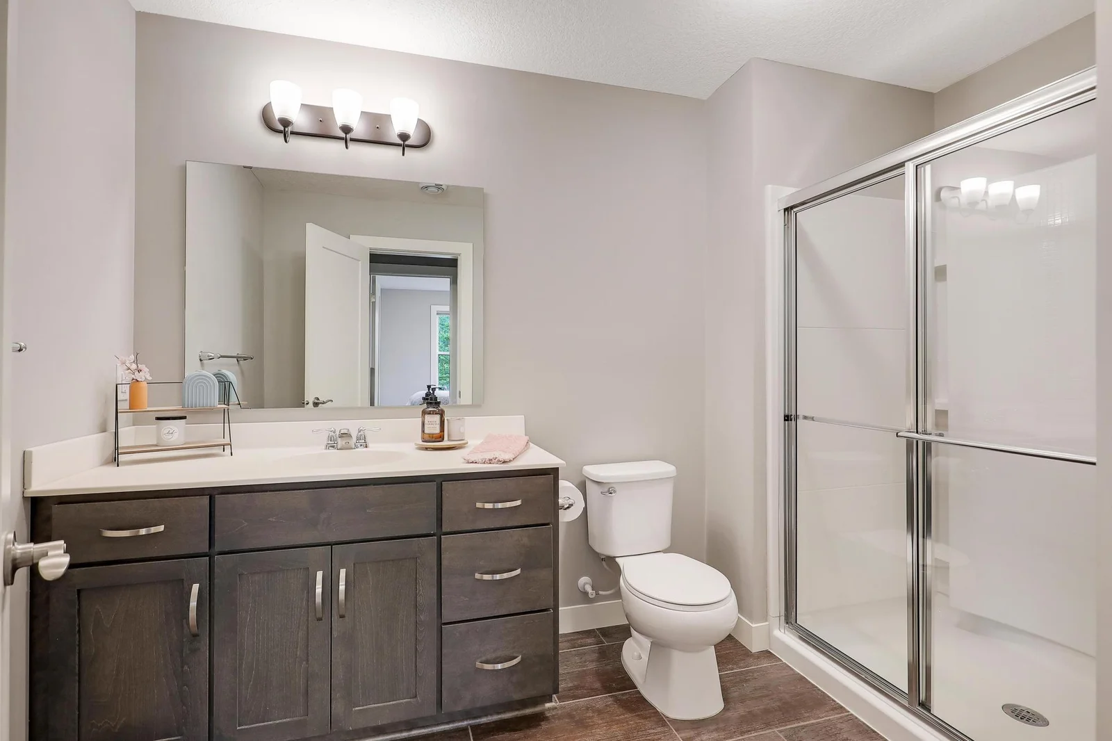 Lower level 3/4 bath
