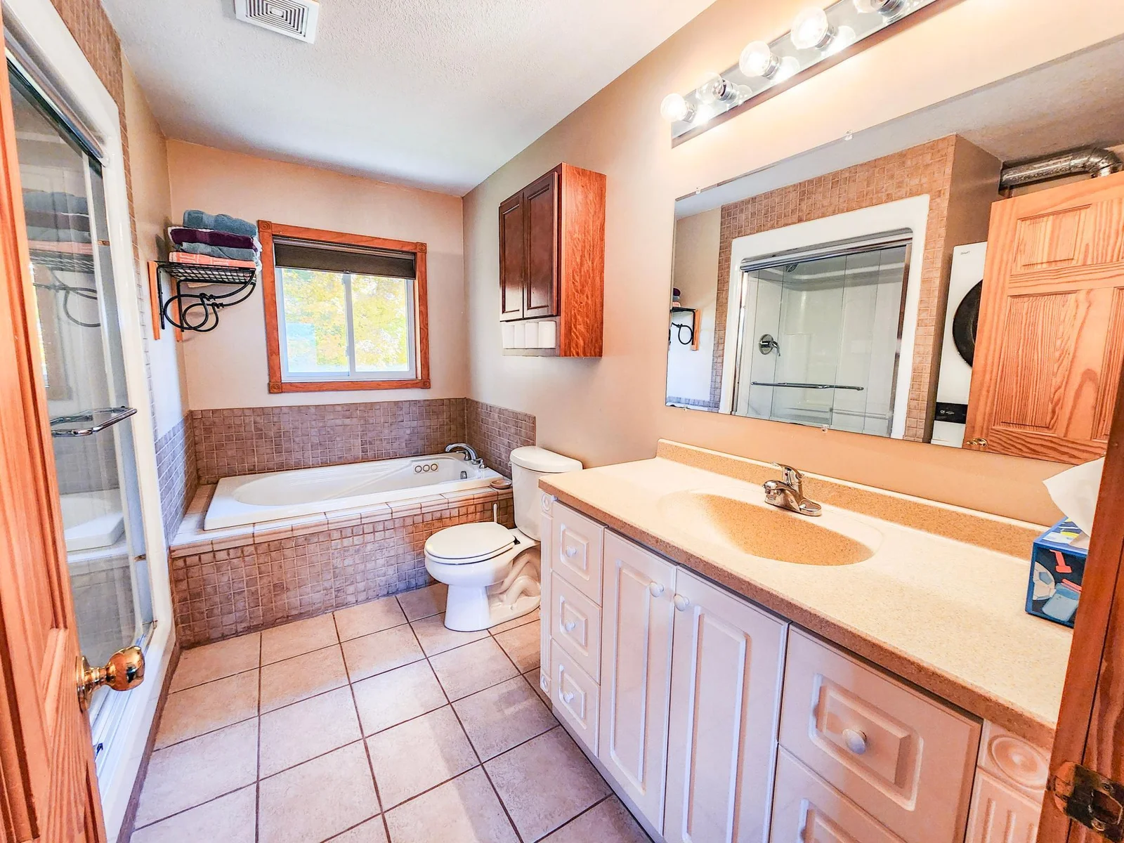 main floor full bathroom
