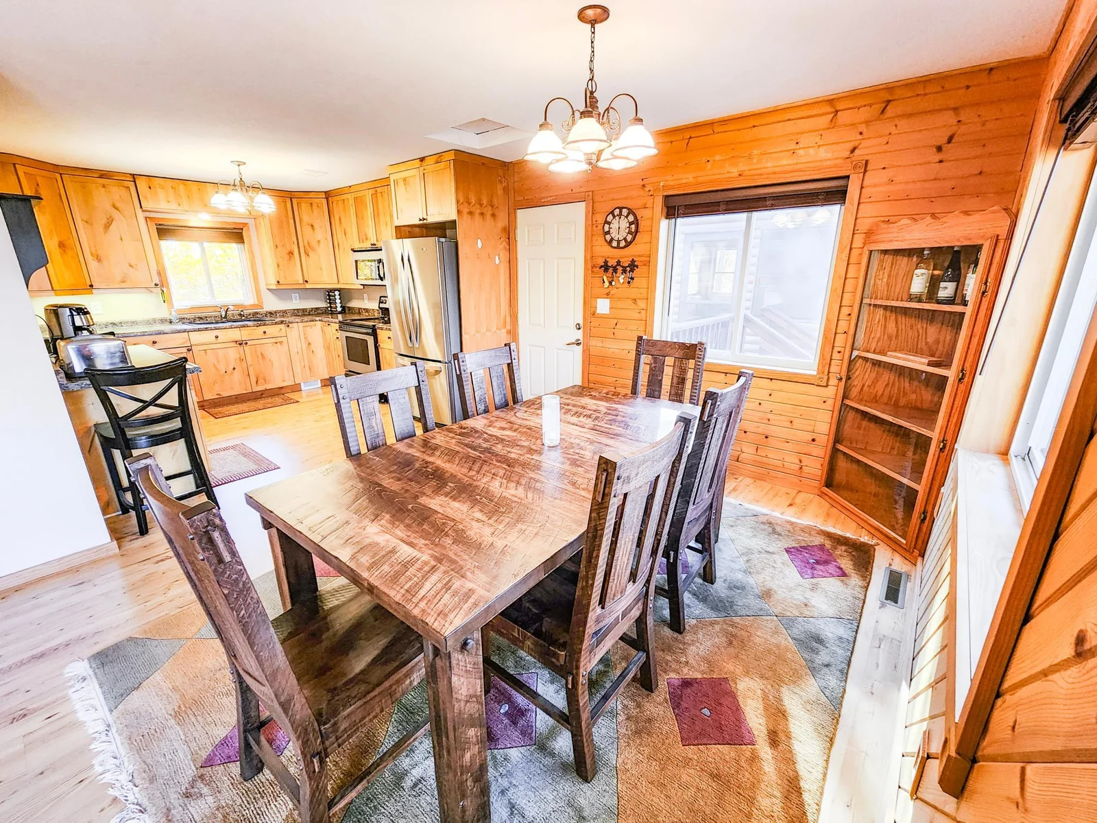 Dining/kitchen