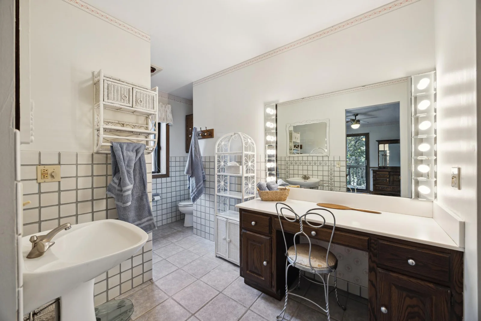Primary 3/4 bath.