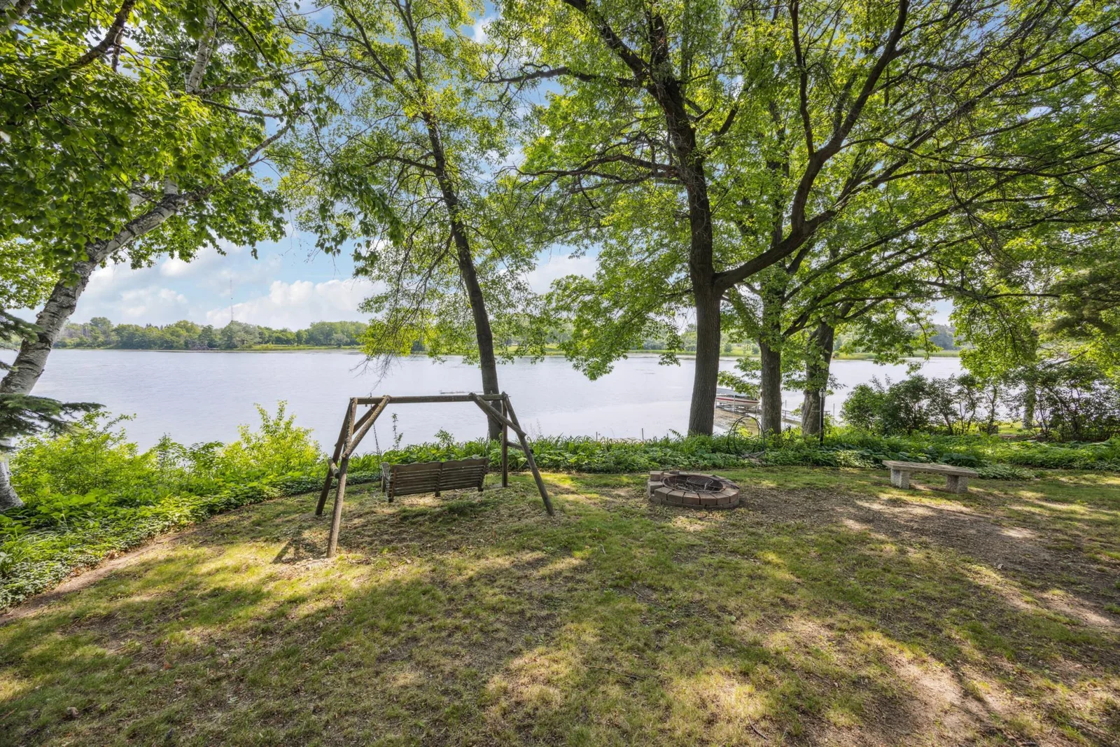 Photo of the lakeside and view of the lake.