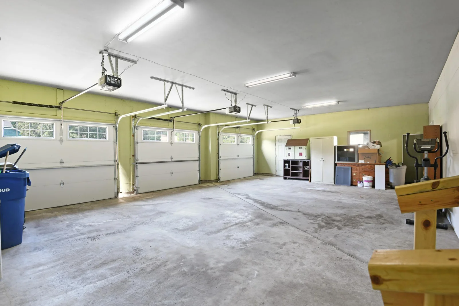 Triple Garage