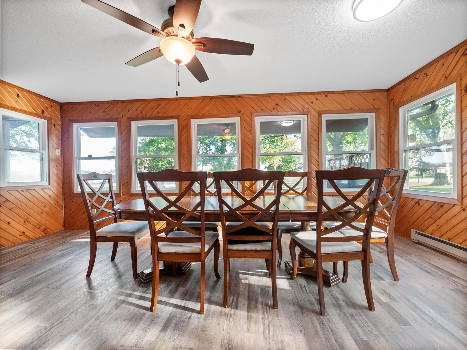 Dining Area 4.JPG