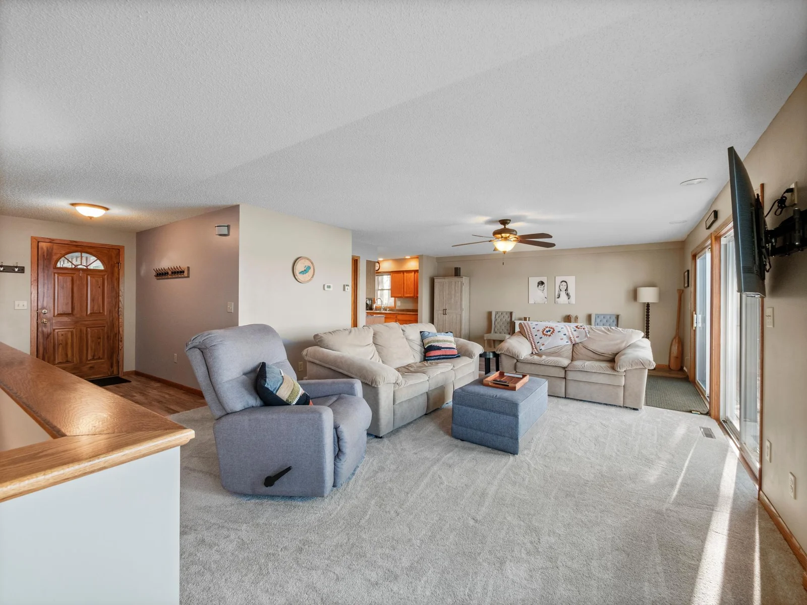 living room 6 - Copy.JPG