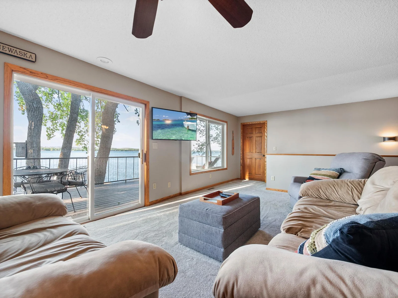 Living Room 2 - Copy (2).JPG