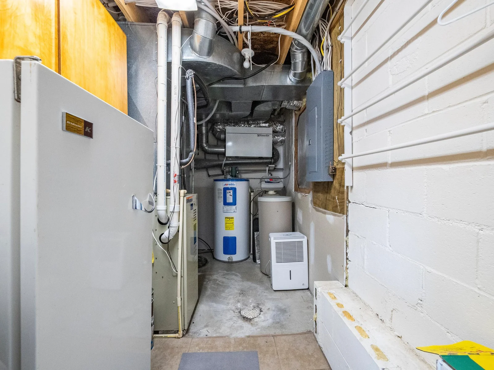 Utility Room.JPG