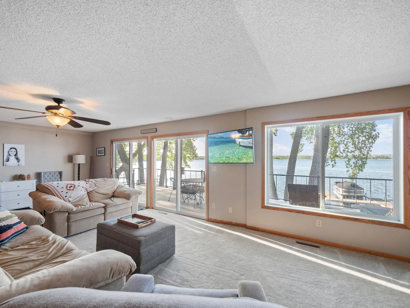 Living room 5 - Copy.JPG