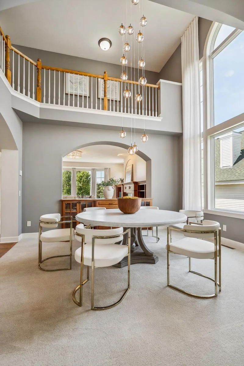 Dine beneath dramatic ceilings and walls of glass—this space is made to impress. Can hold 10 seated comfortably.