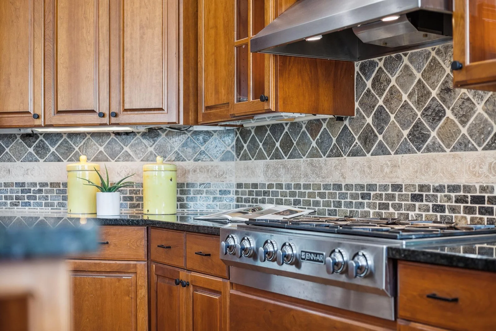 High-end appliances make cooking a pleasure, whether for everyday meals or entertaining.