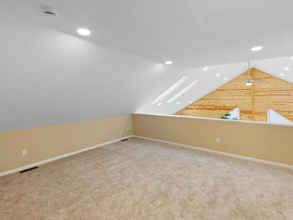 Loft with Loft views!!