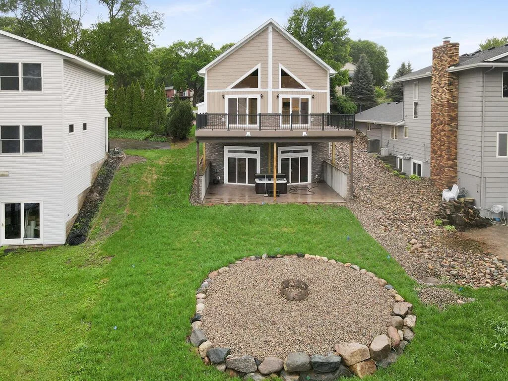 Fire pit large enough for all the family & friends.