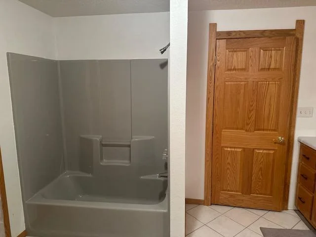 Full Bath.jpg