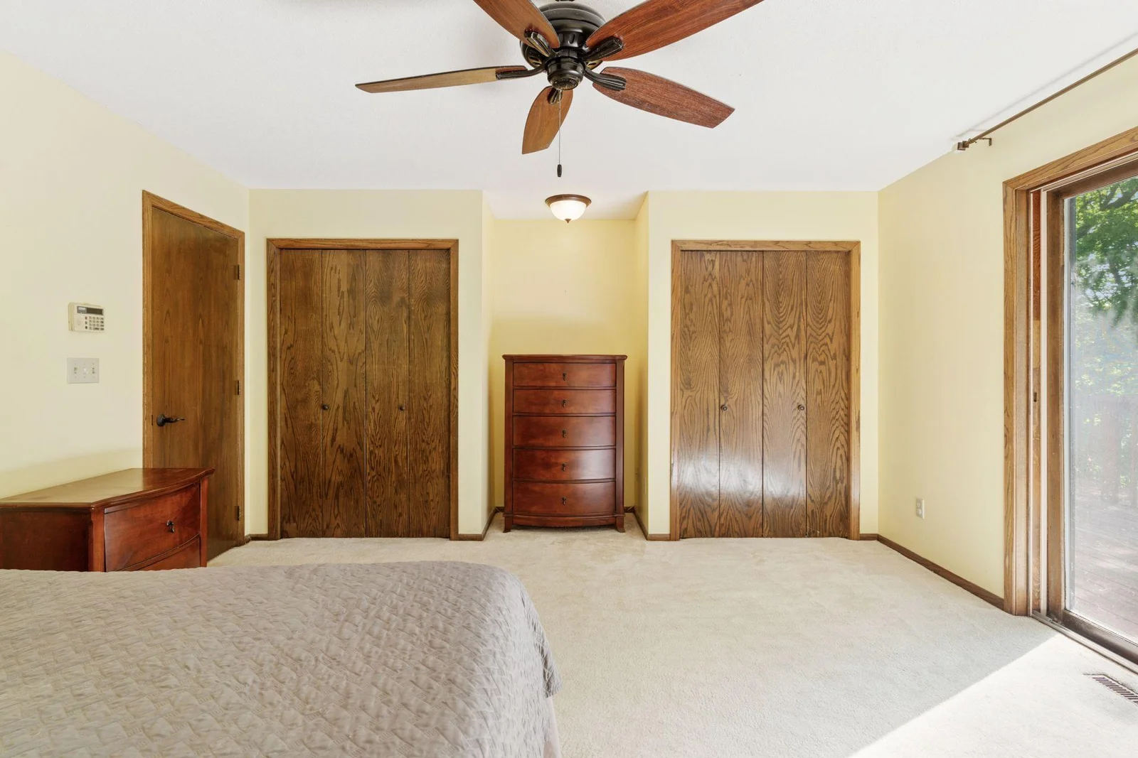 Double closet in Primary