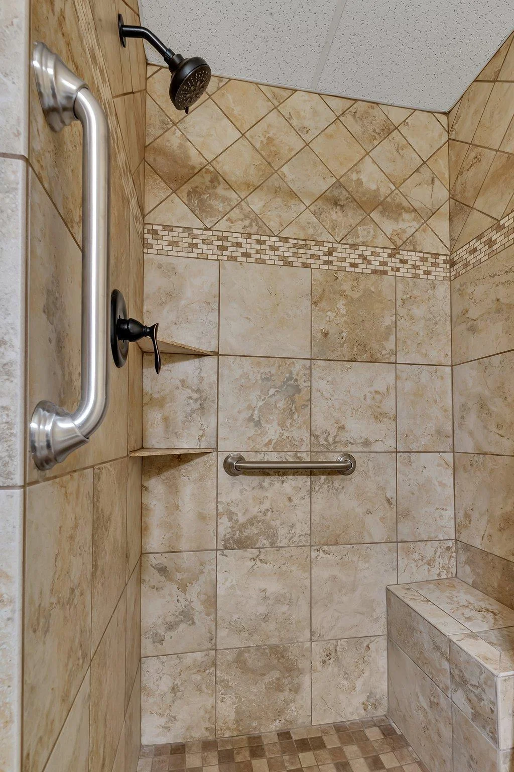 Tiled 3/4 bath