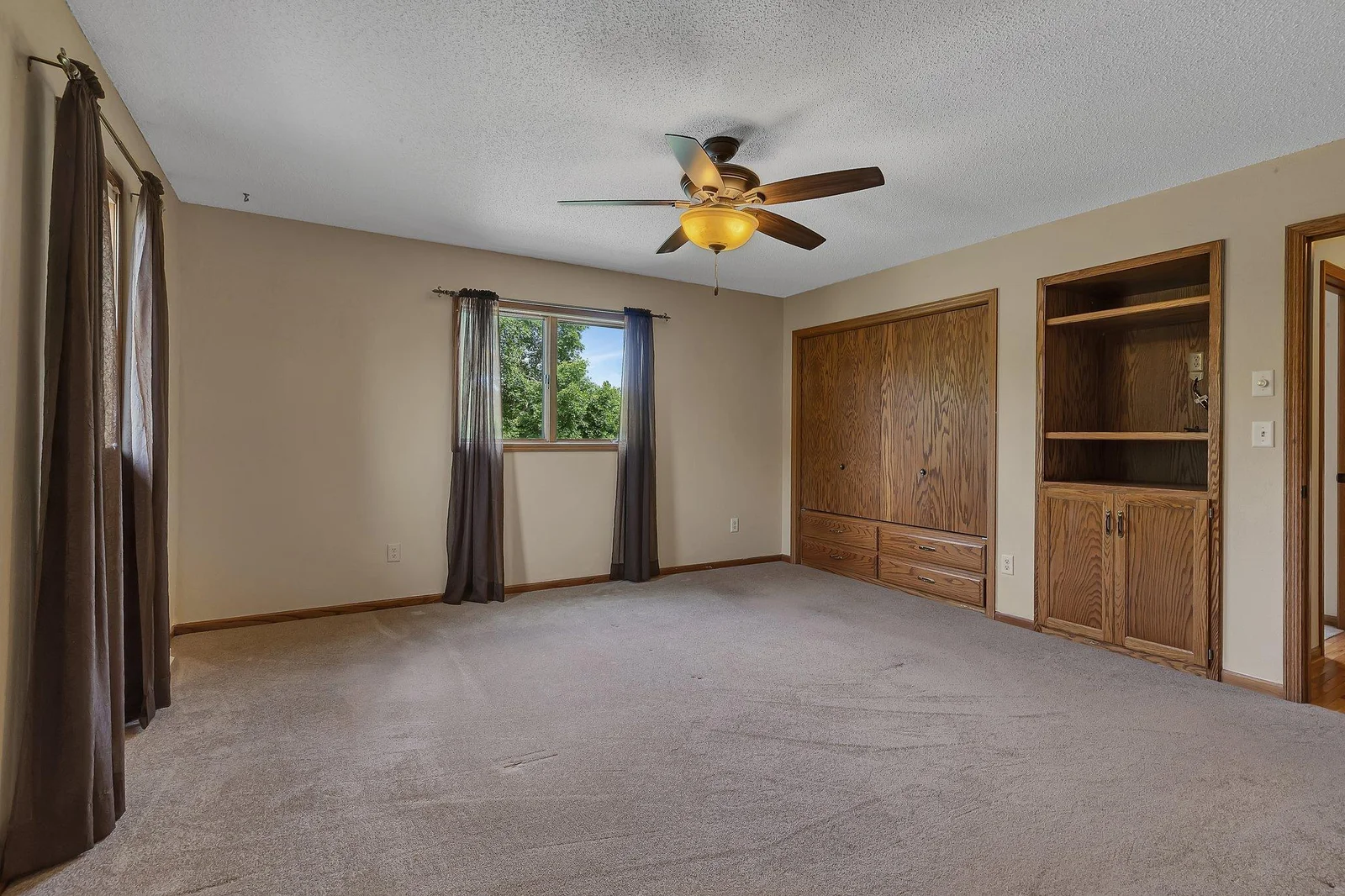 Built-in storage in the primary