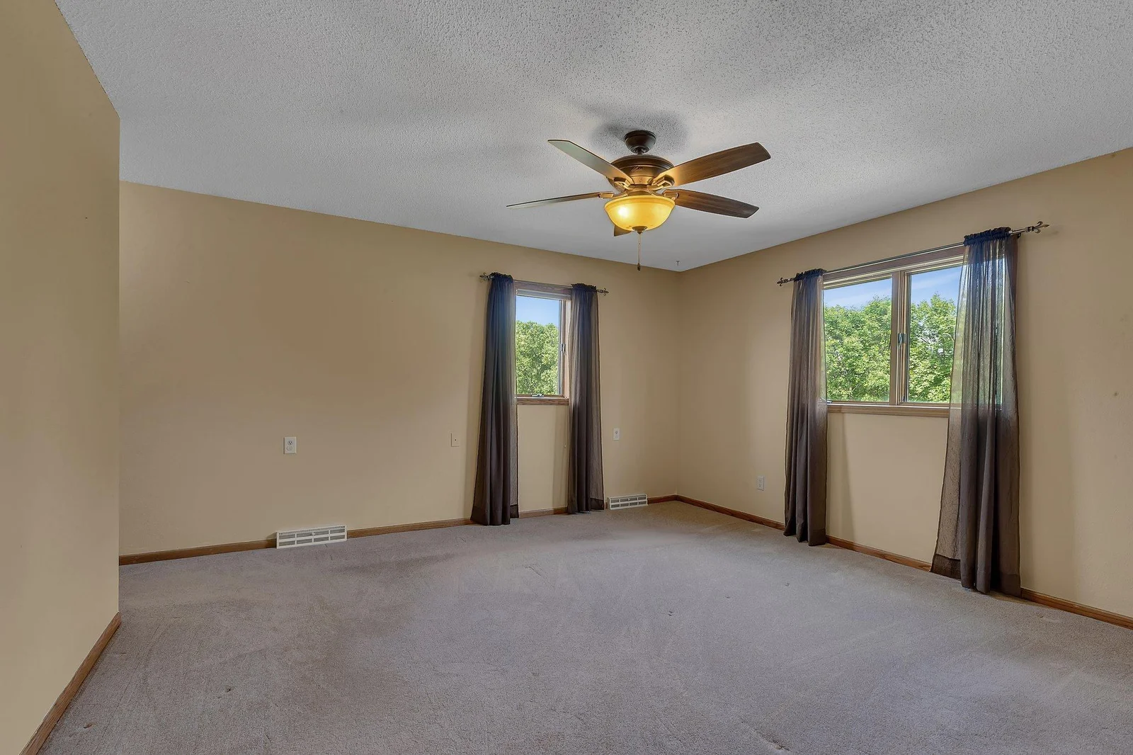 Large primary bedroom on the upper level - all bedrooms on the same level