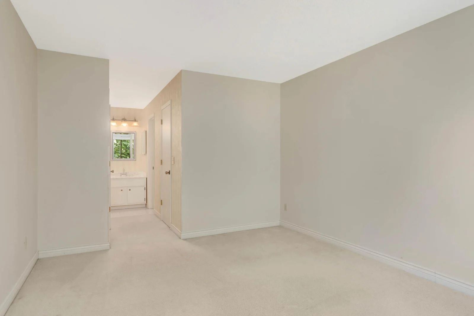 with walk-in closet and full bath.
