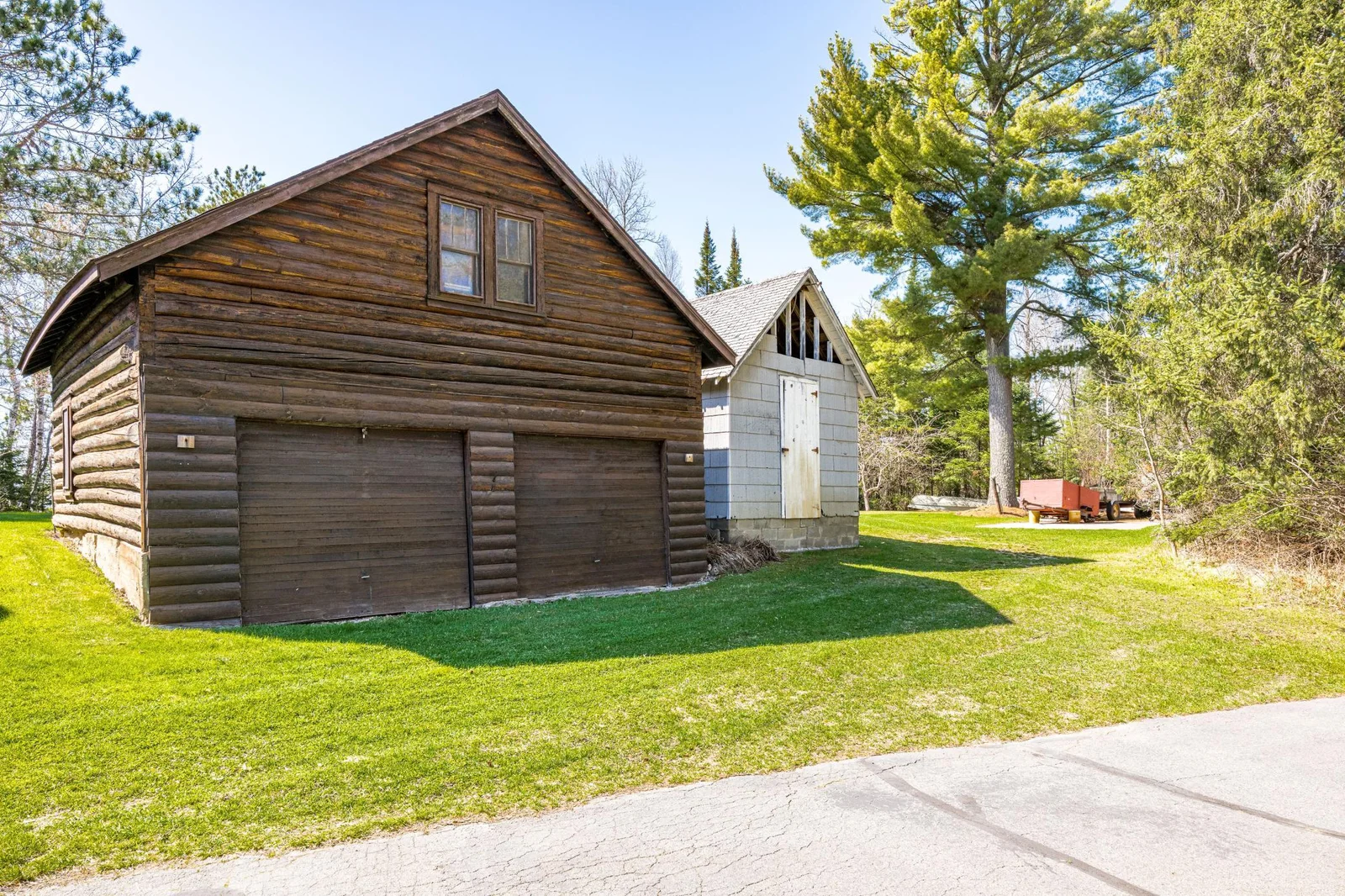 Storage Garage/Outbuilding