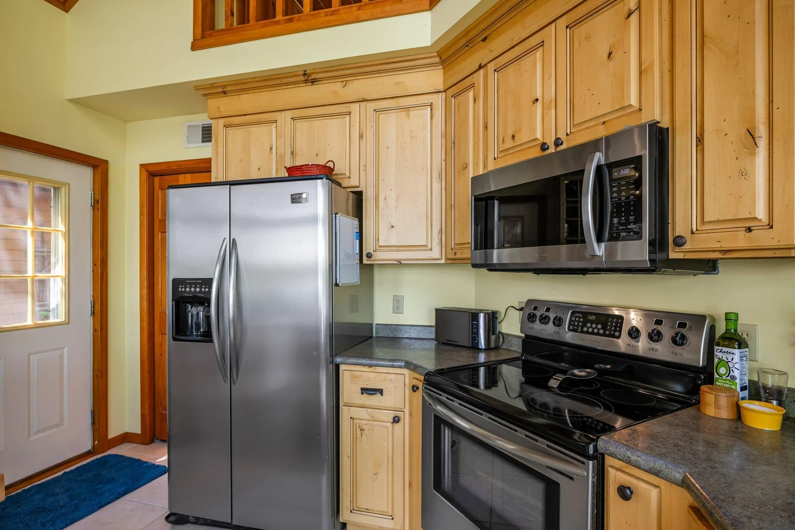 22-web-or-mls-209 9 1_2 Ave-141.jpg