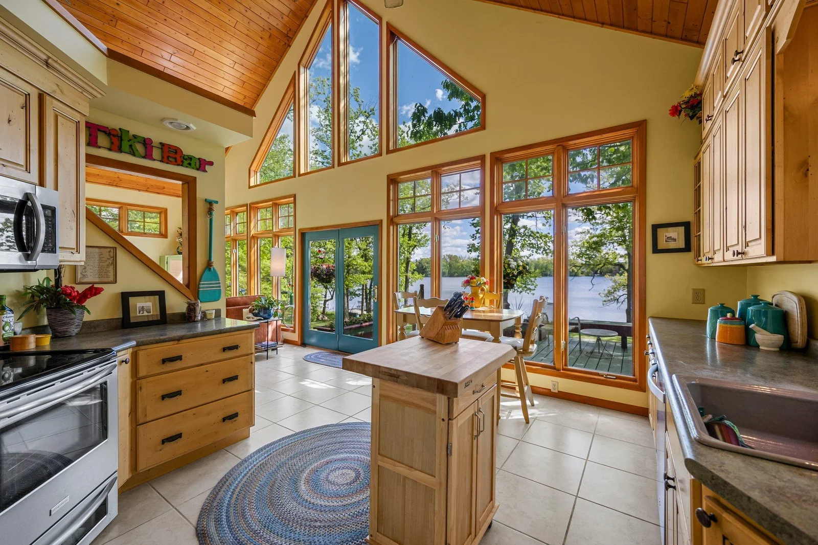 19-web-or-mls-209 9 1_2 Ave-129.jpg