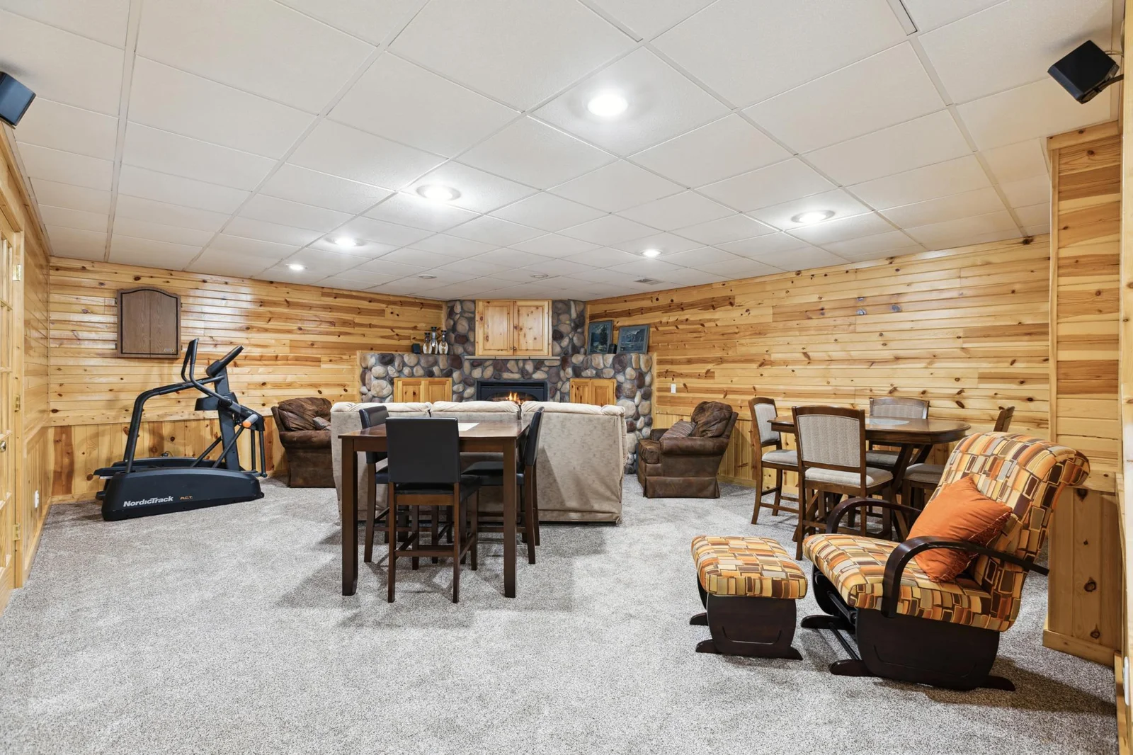 Spacious LL Family Room