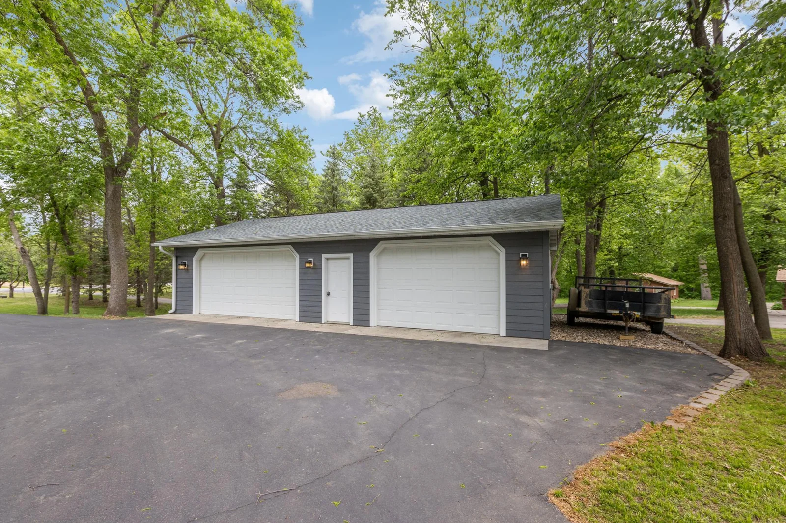 Detached Oversized 3 Car Heated Garage