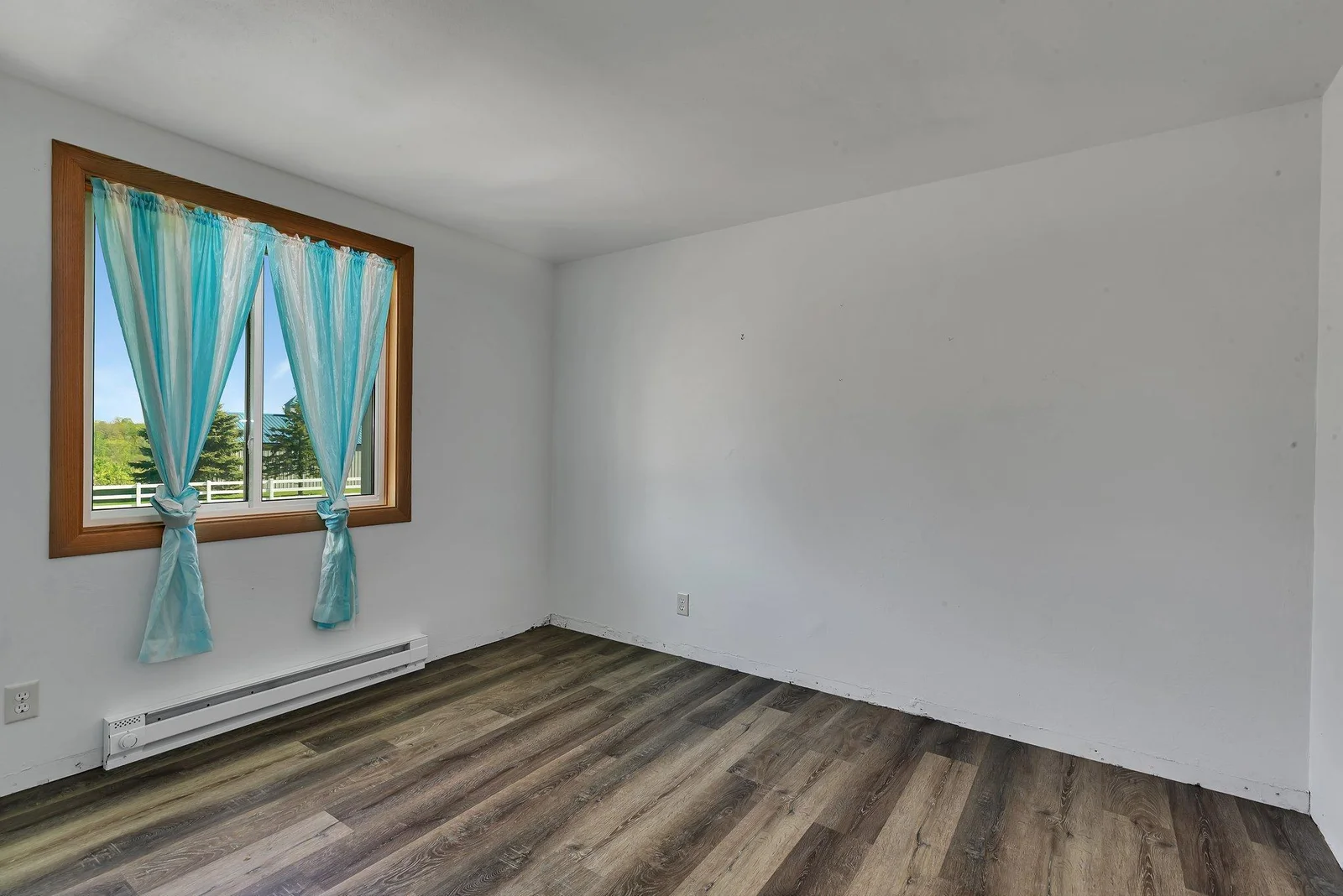 Main Floor Bedroom 2