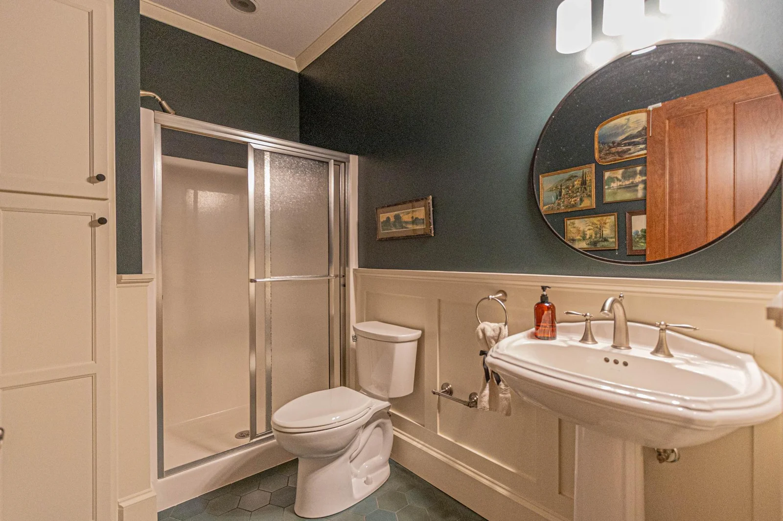 Main Floor Guest Bath.jpg