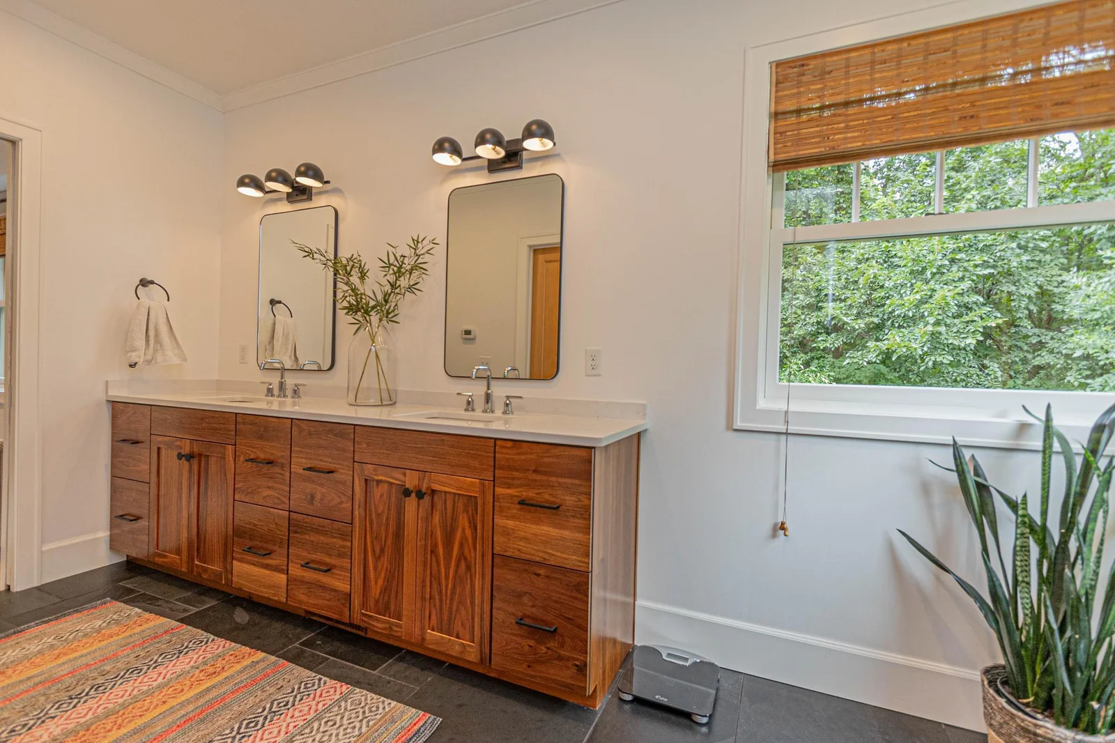Double Vanity.jpg