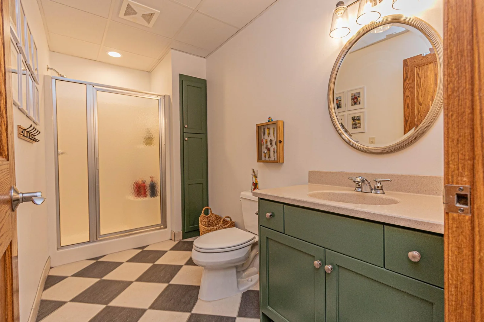 Basement Bath 2.jpg