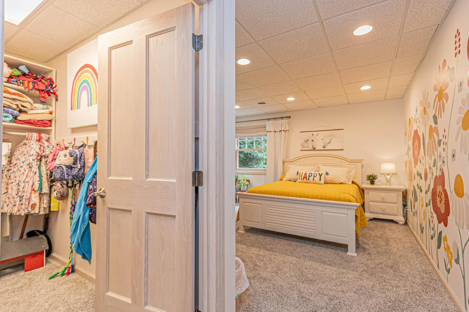 Bed 2 w/walk-in closet.jpg