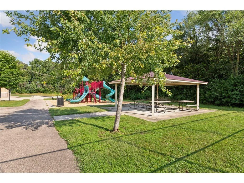 Upper Adjacent Park_playground_o.jpeg