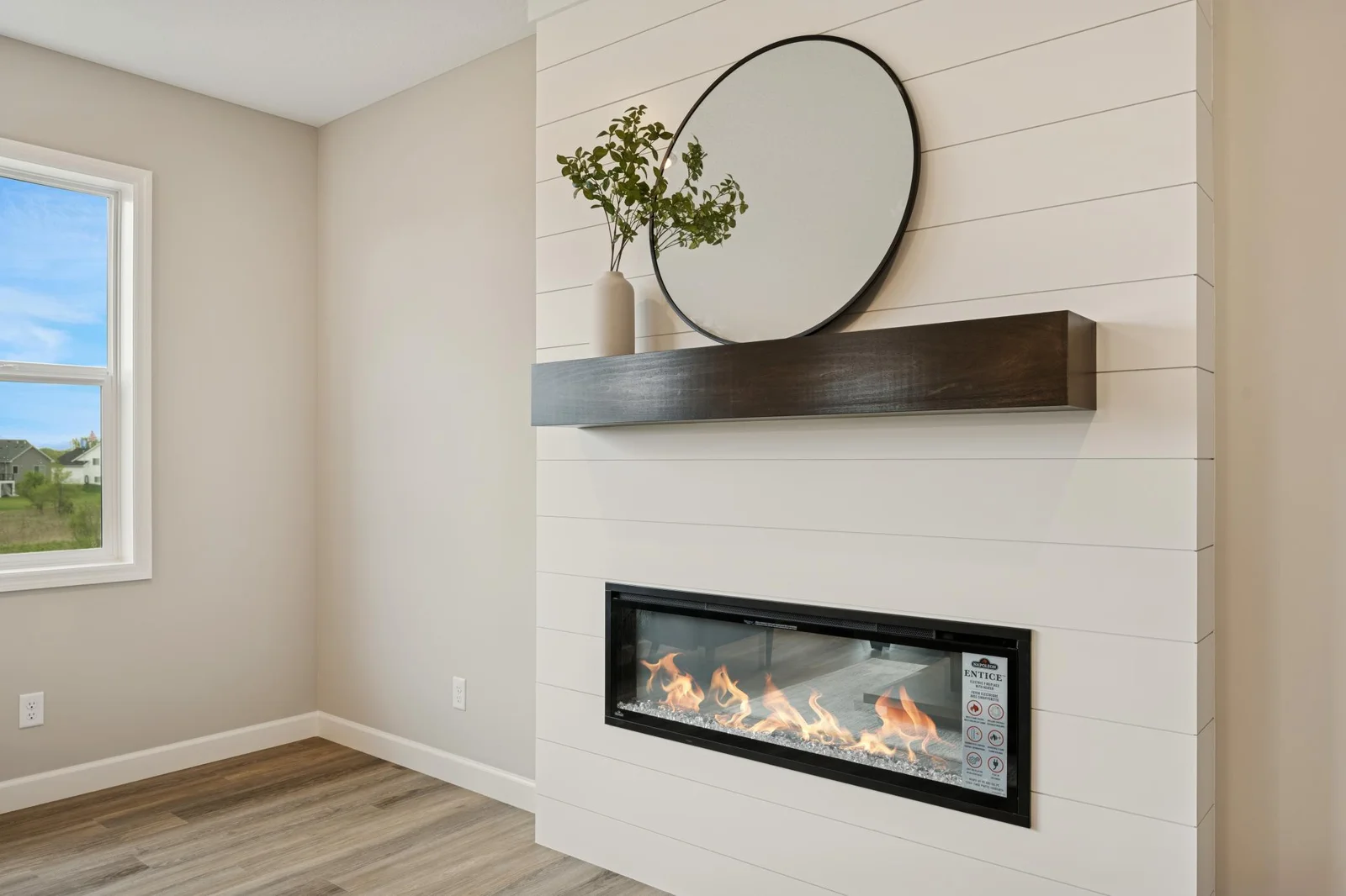 10. Living Room Fireplace.jpg