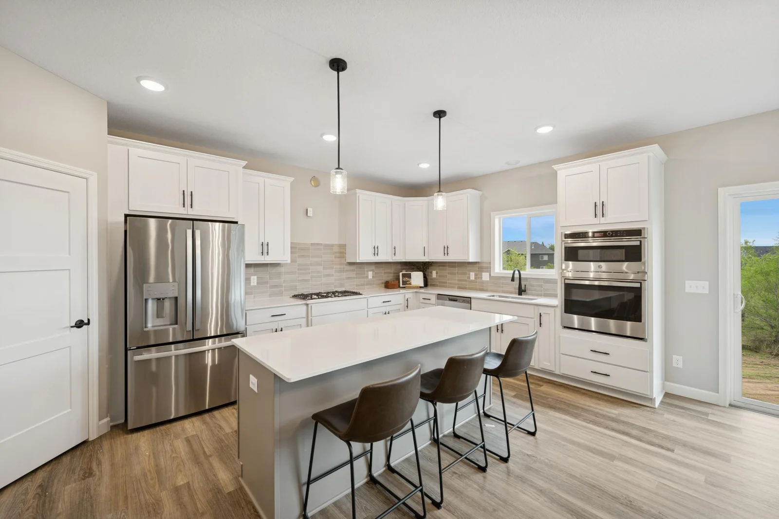 15. Kitchen.jpg