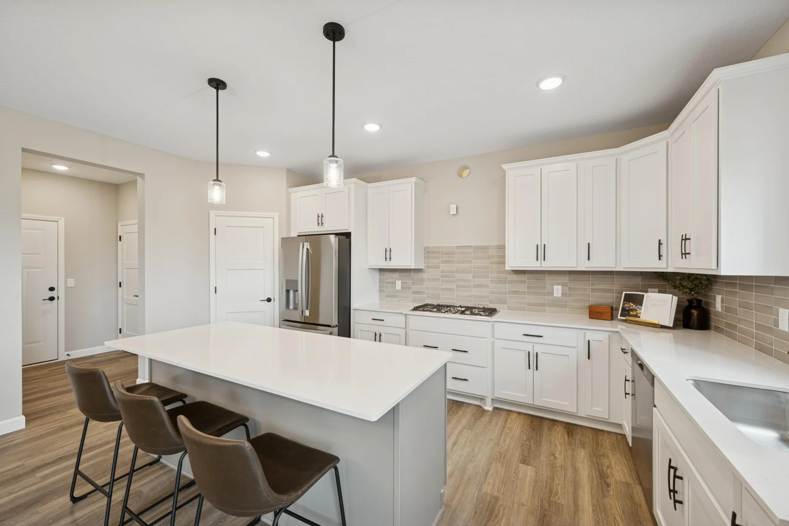 18. Kitchen.jpg
