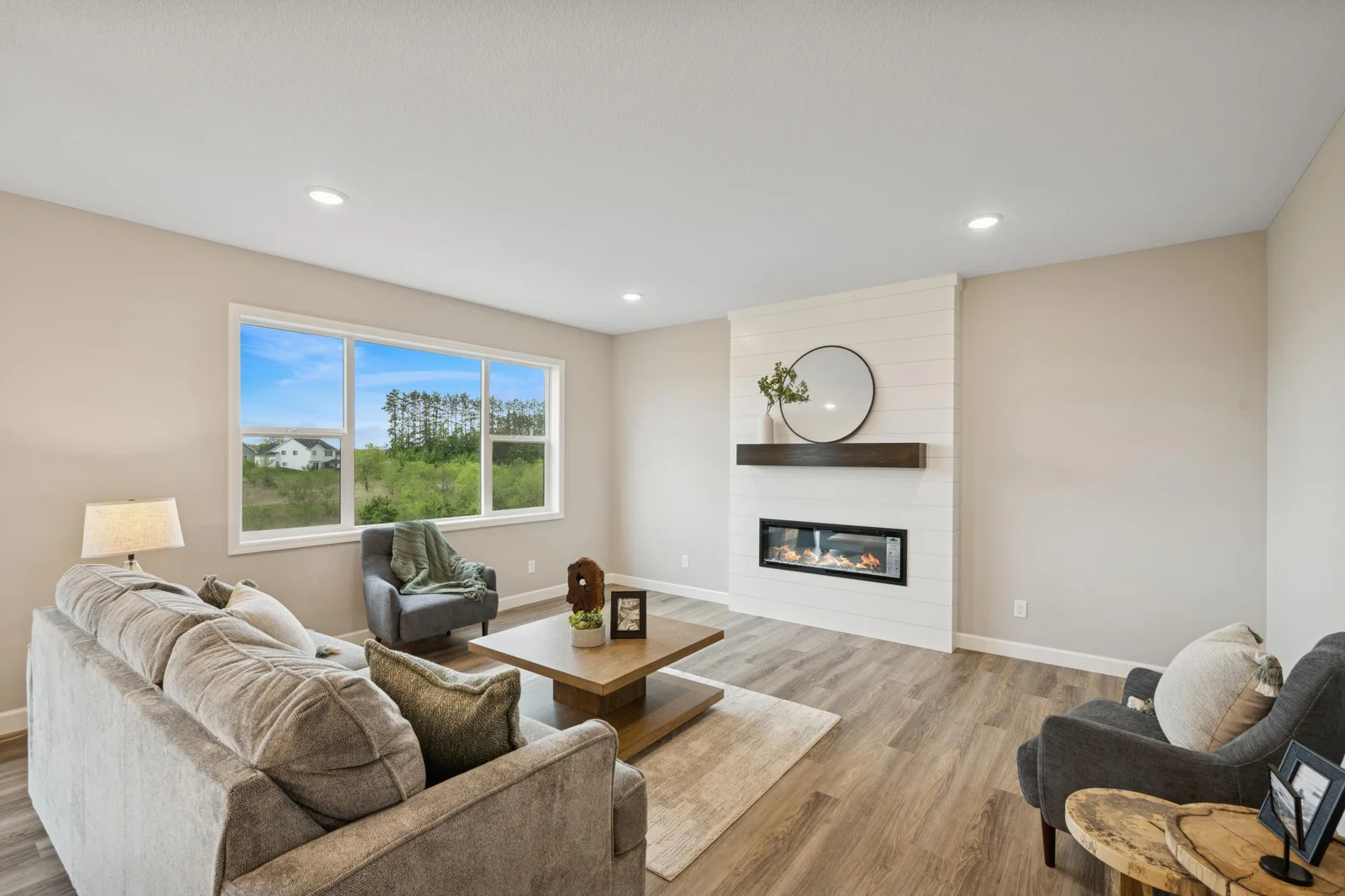 5. Living room.jpg