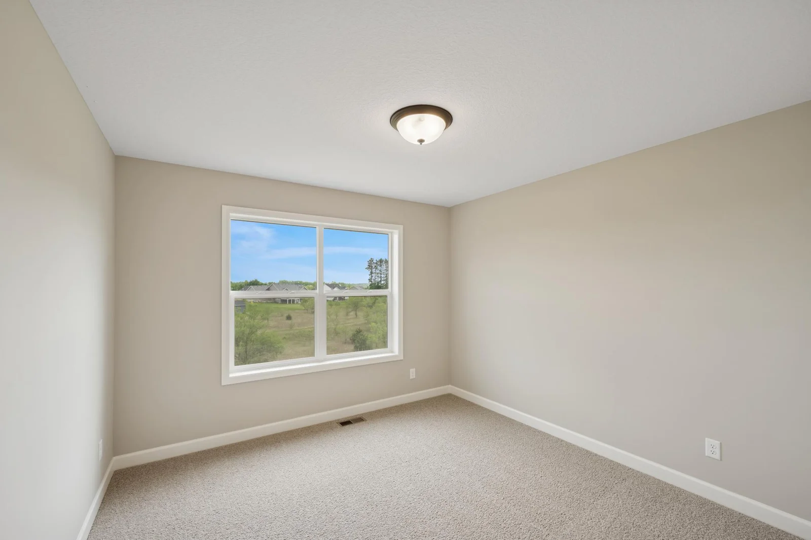 26. Bedroom.jpg