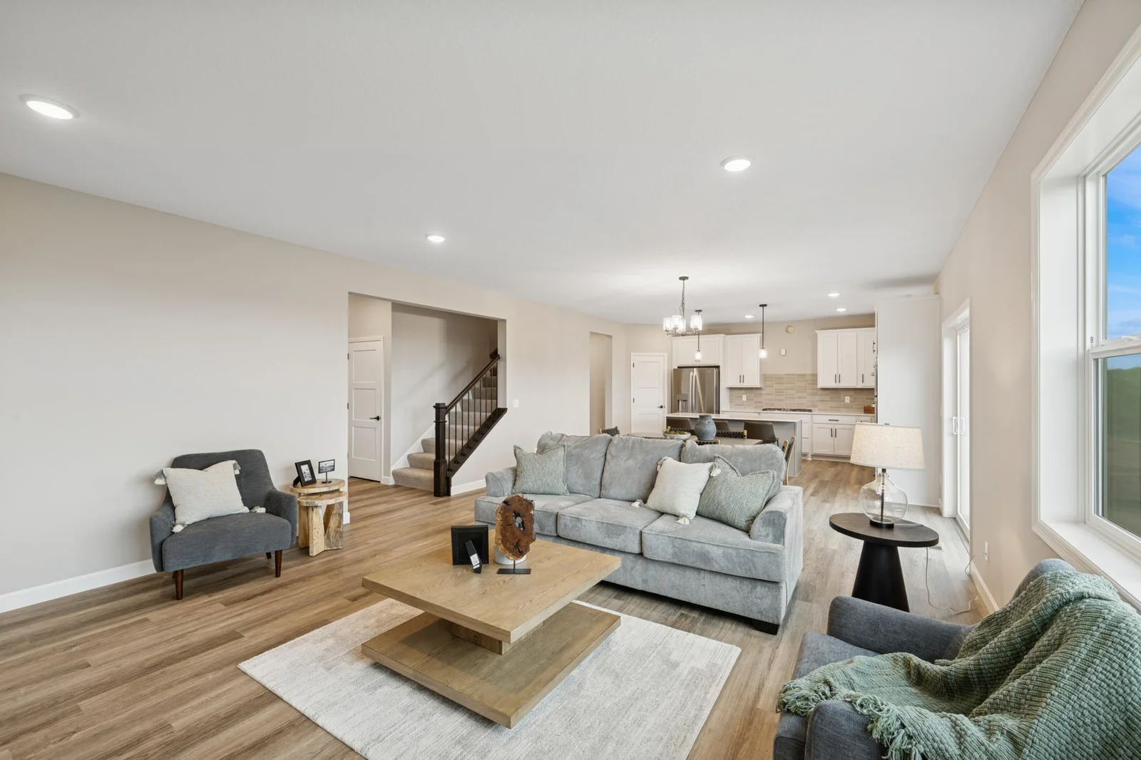 9. Livingroom looking into Kitchen.jpg