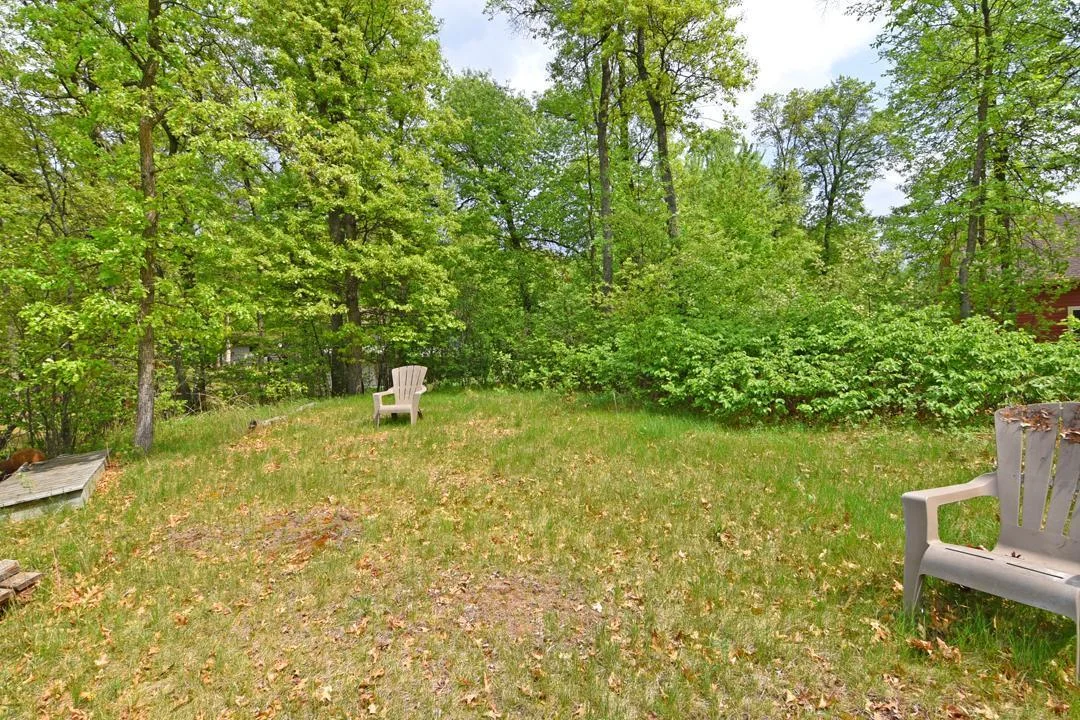 This property has deeded access to Dade Lake.