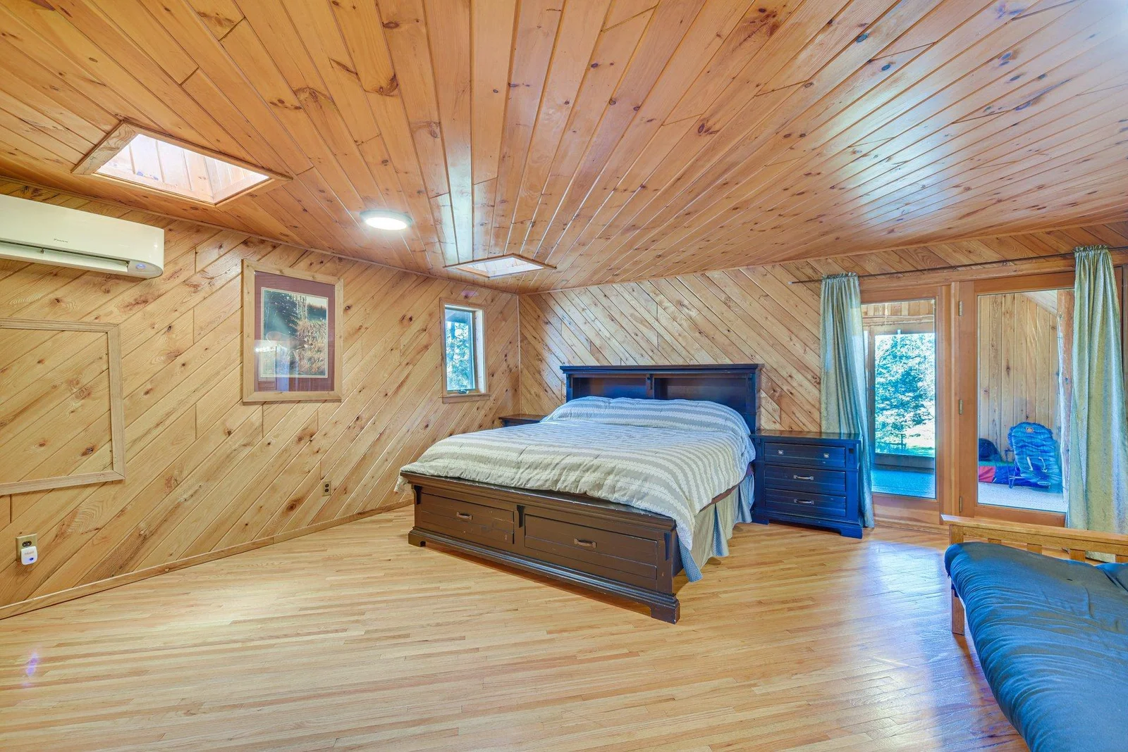 Master bed